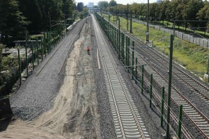 Neue S-Bahn Trasse (links) und Fernbahn (rechts) in Ginnheim (September 2023)
