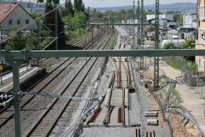 Das neue Gleisbett in Frankfurter Berg; Erste neue Gleise; Mai 2022