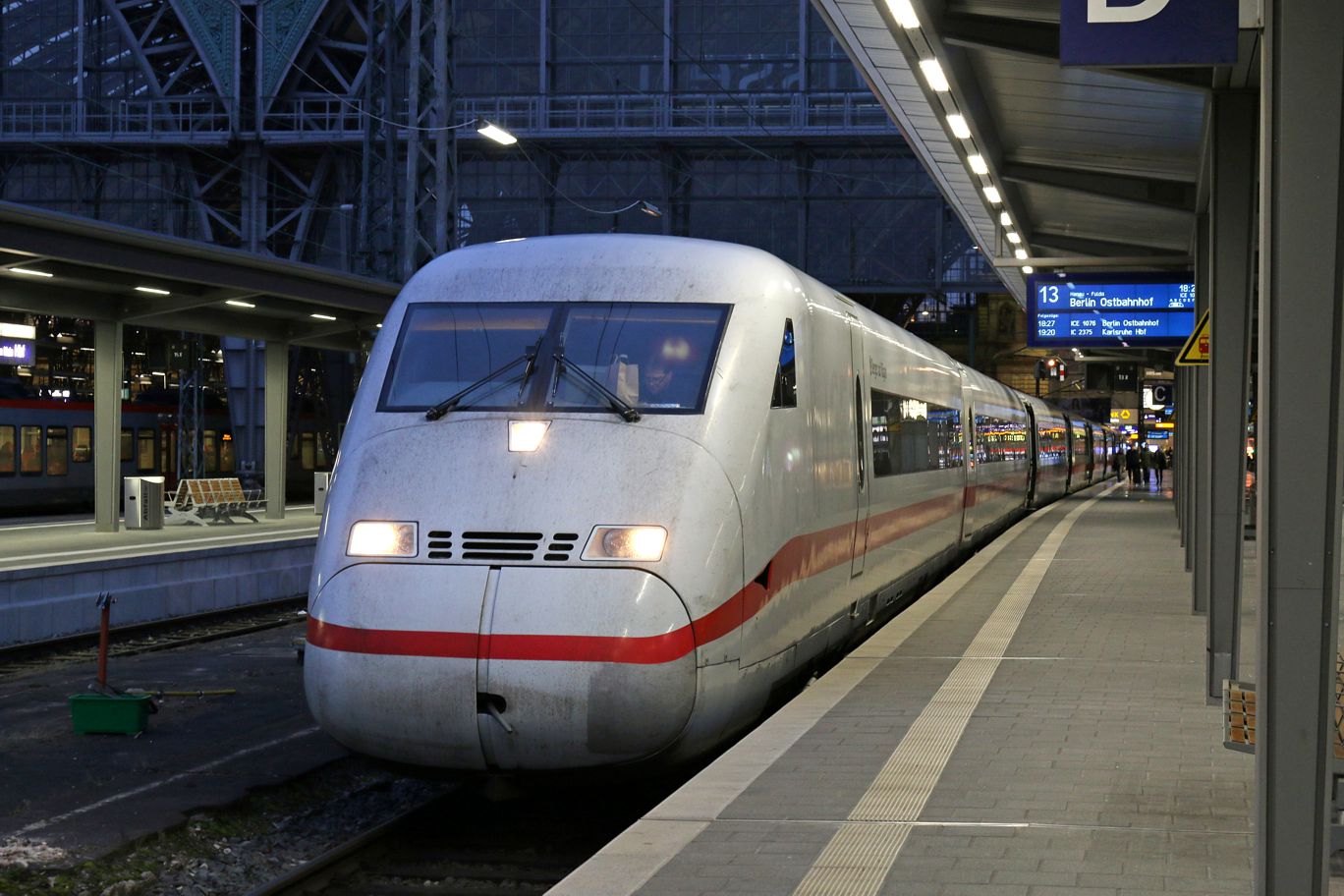 ICE 1076 in Frankfurt(M)Hbf